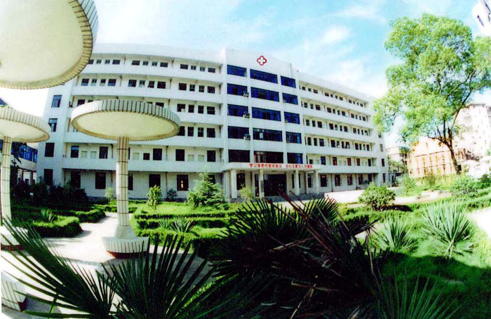  src=/upload/xh/201301111456396223.jpg /></p><p align=center>门诊大厅一角</p><p align=center><br /></p><p align=center><img alt=