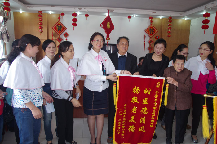 /></o:p></span></strong></span></p><p style=LINE-HEIGHT: 16pt; TEXT-INDENT: 24pt; MARGIN: 0cm 0cm 0pt; mso-char-indent-count: 2.0; mso-line-height-rule: exactly class=MsoNormal><span><strong><span style=FONT-FAMILY: 宋体; COLOR: black; FONT-SIZE: 12pt; mso-bidi-font-family: Arial lang=EN-US><o:p></o:p></span></strong></span> </p><p style=LINE-HEIGHT: 16pt; TEXT-INDENT: 24pt; MARGIN: 0cm 0cm 0pt; mso-char-indent-count: 2.0; mso-line-height-rule: exactly class=MsoNormal><span><strong><span style=FONT-FAMILY: 宋体; COLOR: black; FONT-SIZE: 12pt; mso-bidi-font-family: Arial lang=EN-US><o:p><img src=/upload/xh/201301292126146282.jpg alt=